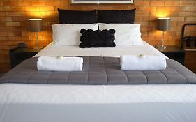 Sunseeker Motel